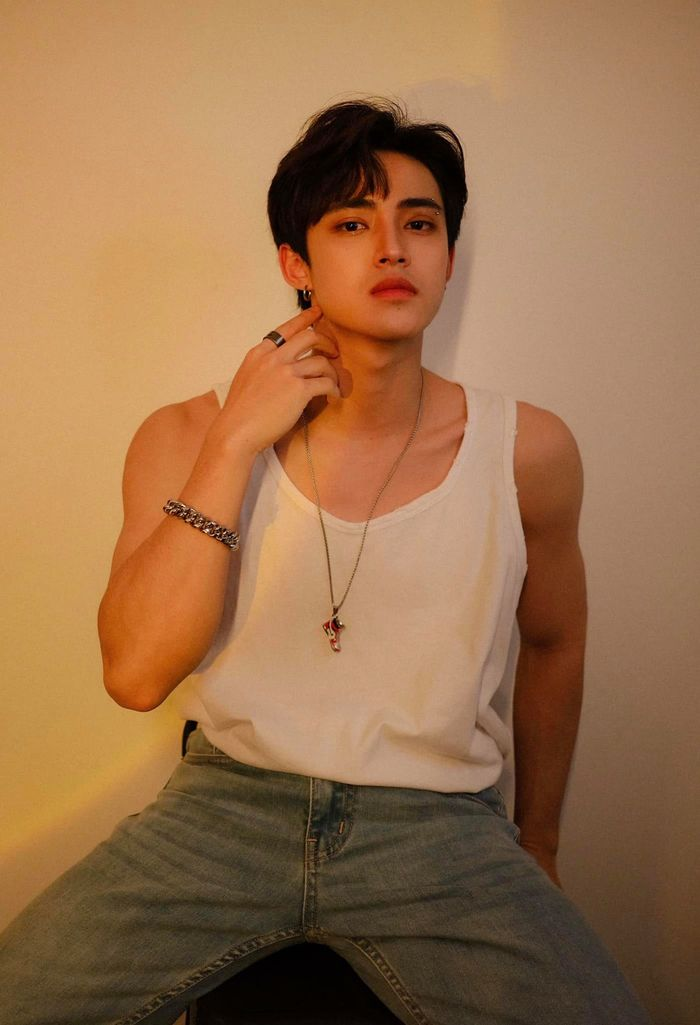 Bùi Mạnh Nguyên (Neyun) - Hot boy người nhện dẫn đầu trend Phía cuối chân trời là ai? - Hình 4