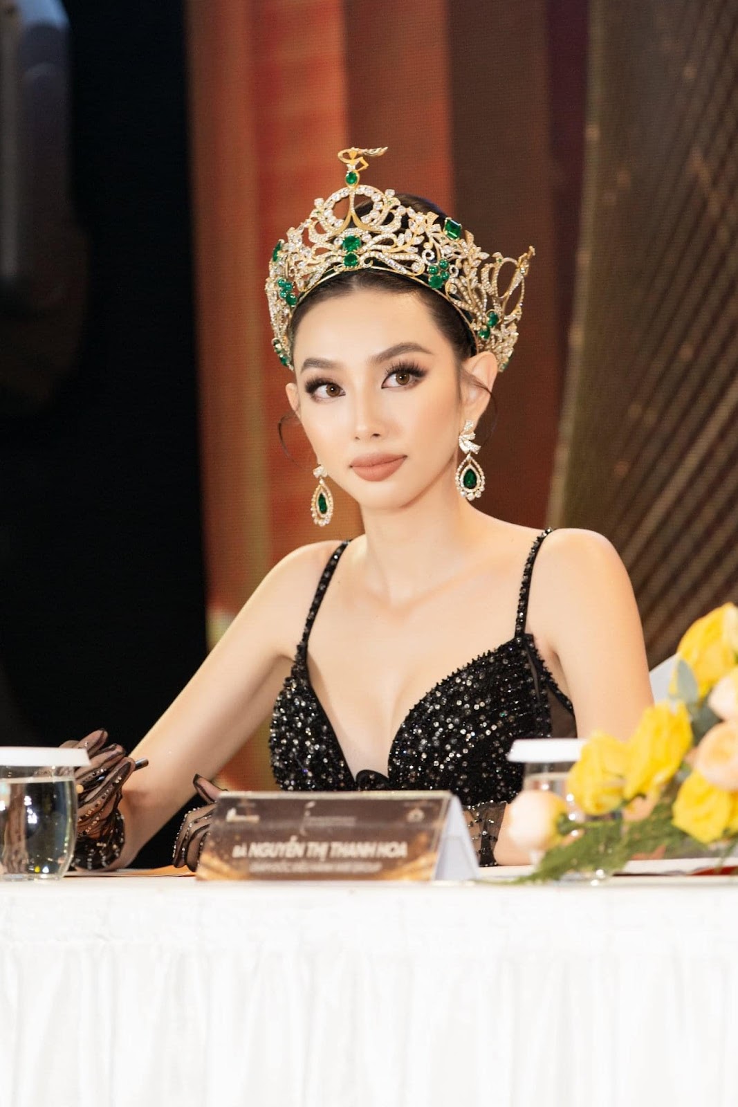 Thùy Tiên khoe vẻ đẹp phồn thực, căng đét tại sự kiện, Quang Linh hắc xì cả đêm? - Hình 3