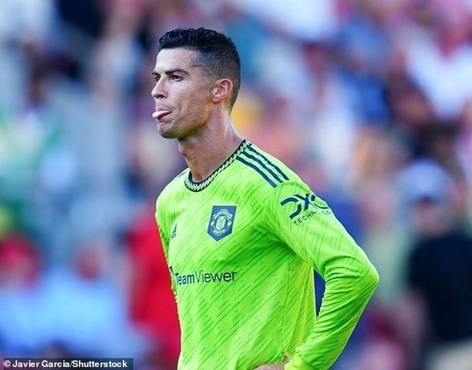 Chân sút vĩ đại nhất lịch sử Man Utd khuyên Ten Hag loại Ronaldo khỏi trận đại chiến Liverpool - Hình 3