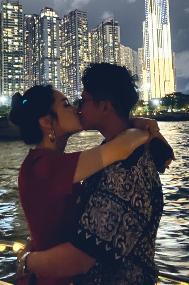 Hương Giang lần đầu xuất hiện sau khi thông báo Matt Liu, có biểu cảm gây tranh cãi bên dàn mỹ nam - Hình 9