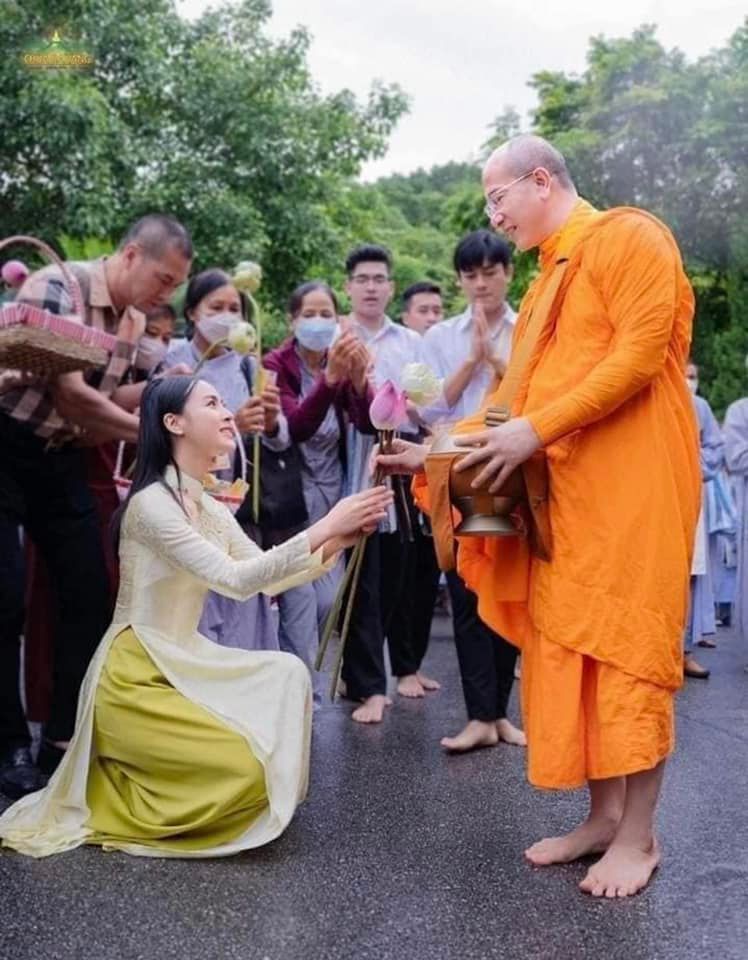 Nhà báo nổi tiếng thất vọng khi ông Đoàn Ngọc Hải bênh chùa Ba Vàng: Sao anh nỡ làm vậy! - Hình 2