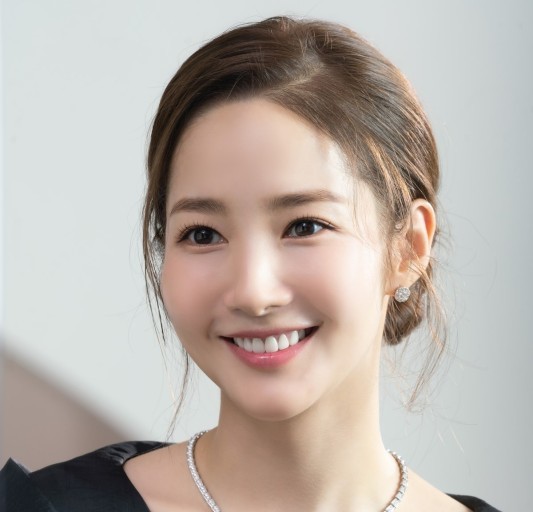 Park Min Young xuất hiện với visual đỉnh cao, nhan sắc cuốn hút sau nghi vấn tiếp tục thẩm mỹ - Hình 15