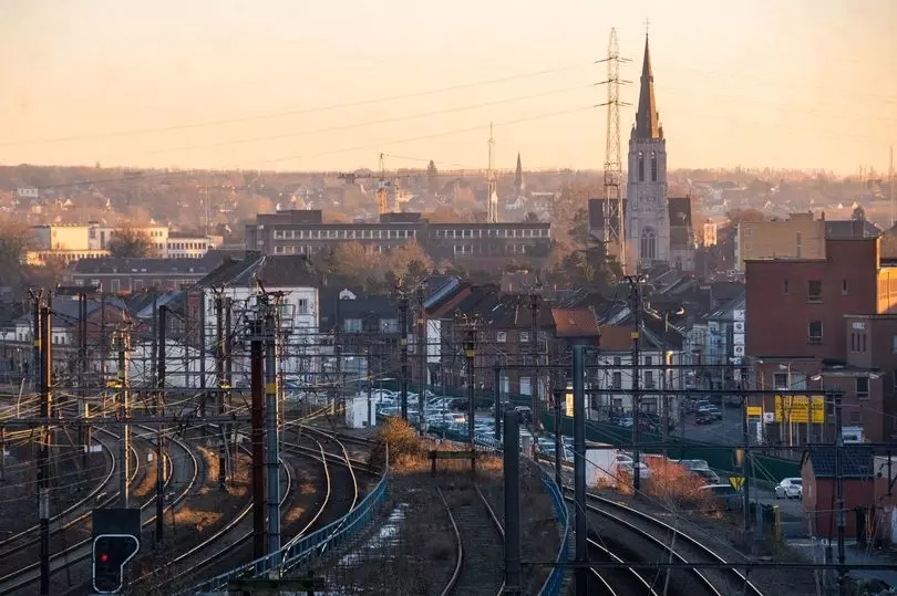 Charleroi - Thành phố xấu nhất thế giới và điều kỳ lạ bên trong - Hình 1