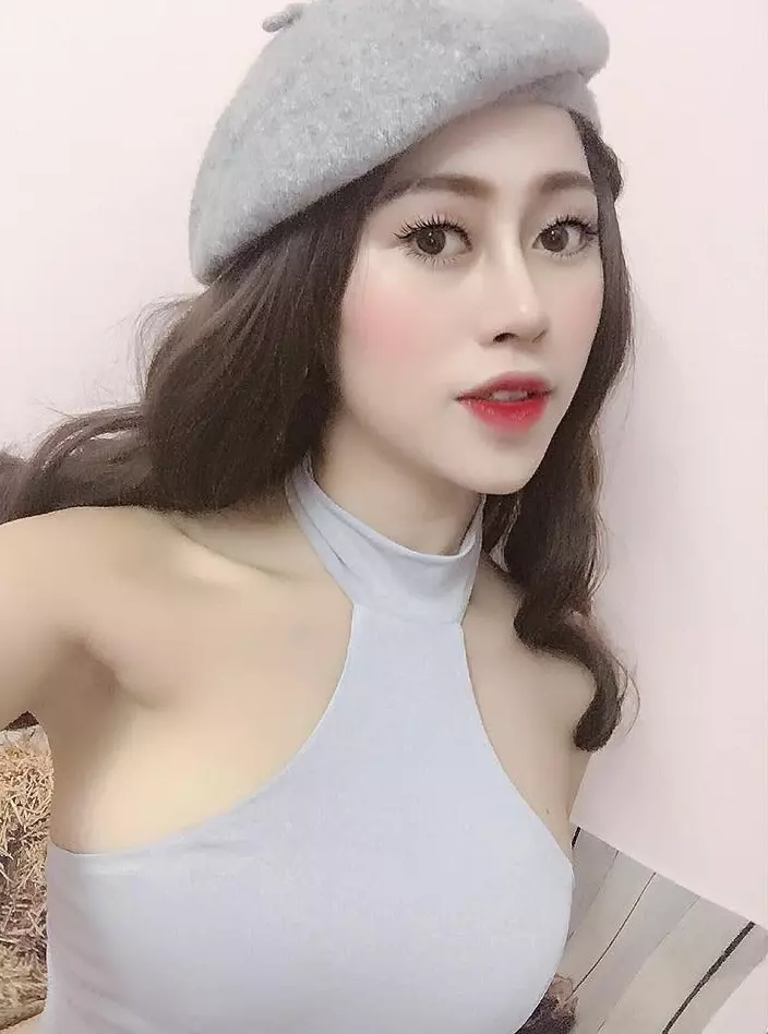 Tiktoker Việt Phương Thoa khi bị chụp lén: Nhan sắc khiến dân tình ngã ngửa - Hình 3