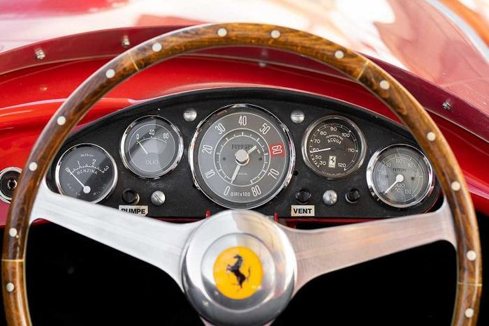 Ferrari 410 Sport Spider 1955 có giá hơn 515 tỷ đồng tại Monterey 2022 - Hình 9
