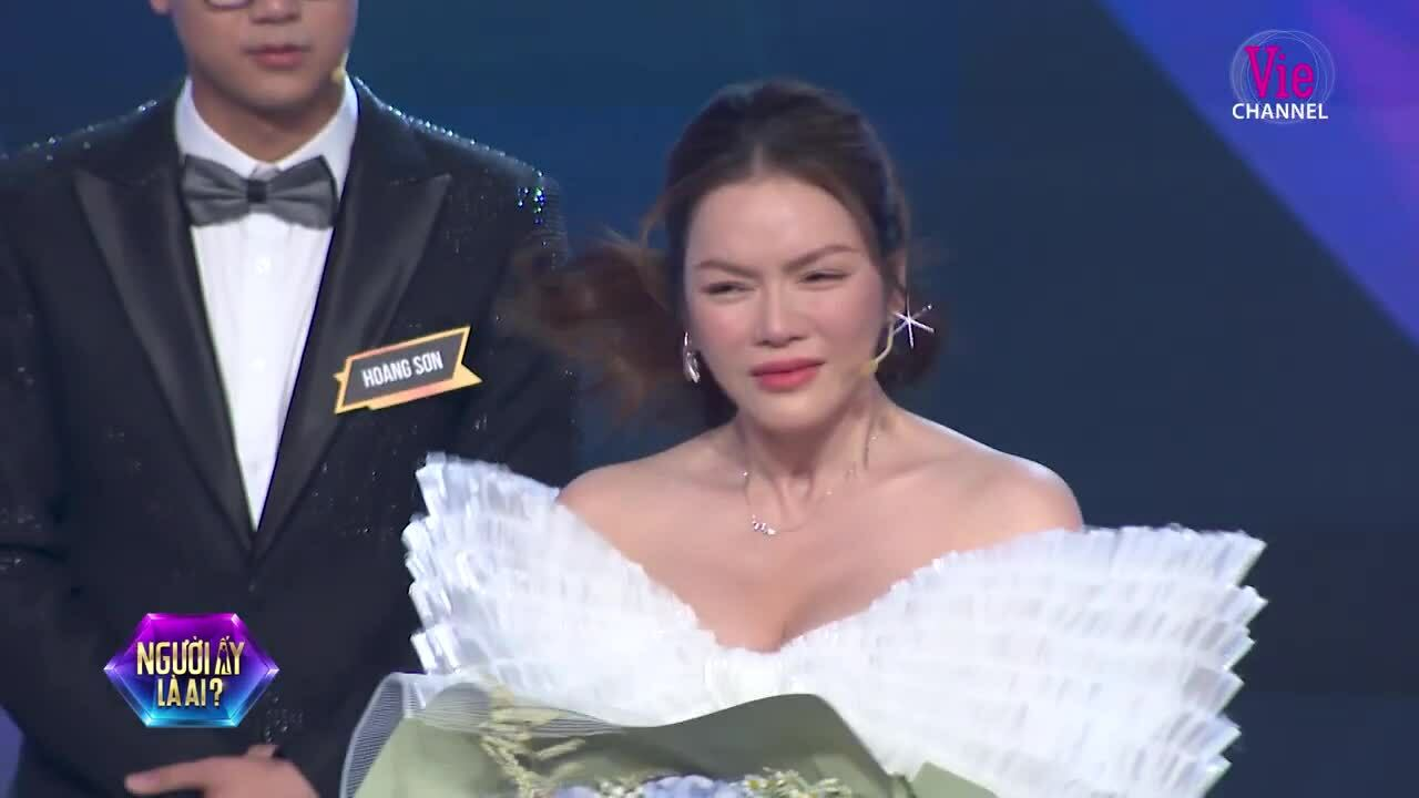 Lý Nhã Kỳ bỏ chạy, Thái Khoa giành hoa, màn cầu hôn nữ - nữ và những điều chưa từng có tiền lệ NALA - Hình 1