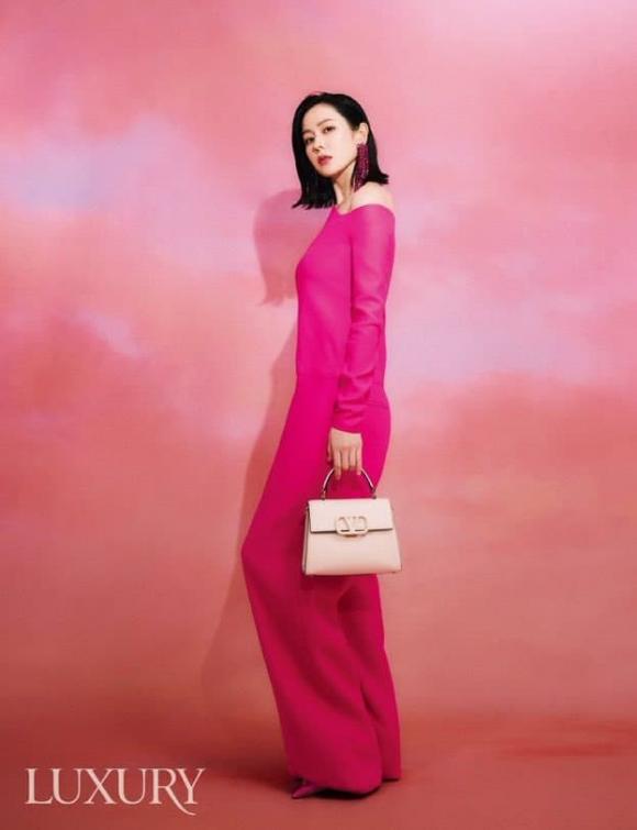 Son Ye Jin xuất hiện với khuôn mặt sưng phù khi mang thai, bị so sánh với tình cũ Hyun Bin - Hình 2