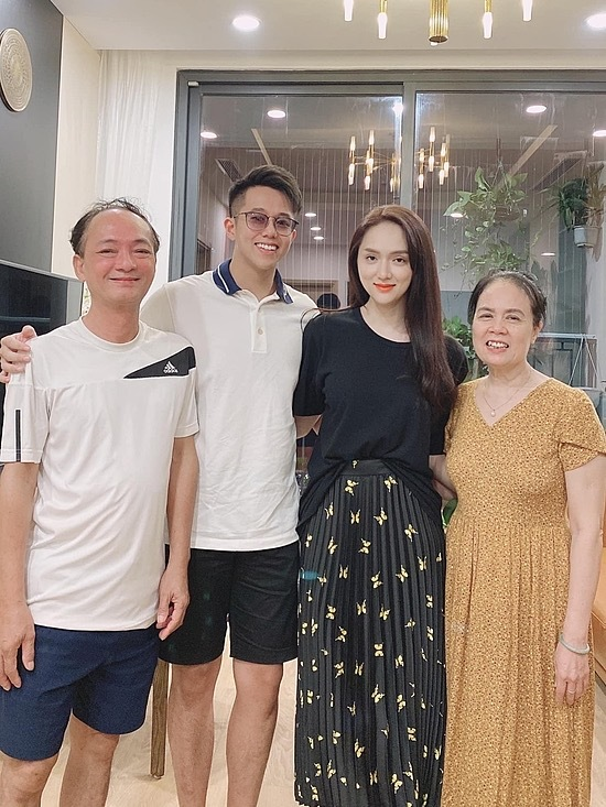 Hương Giang gặp sự cố, Matt Liu công khai thể hiện tình cảm với một nữ ca sĩ, sắp có bạn gái mới? - Hình 4