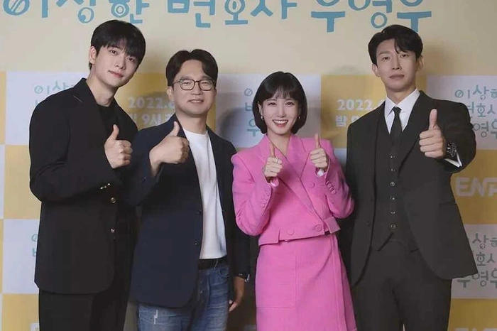 Park Eun Bin không đi ăn chung với đoàn phim vì xích mích, Nữ Luật Sư Kỳ Lạ sẽ không có phần 2? - Hình 1