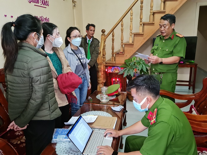 Thủ đoạn móc nối với Việt Á của 2 nhân viên y tế ở Lâm Đồng - Hình 1
