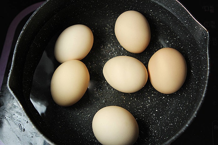 Vẫn là trứng luộc nhưng làm thêm kiểu này được món bổ dưỡng thanh mát ngày nóng - Hình 3