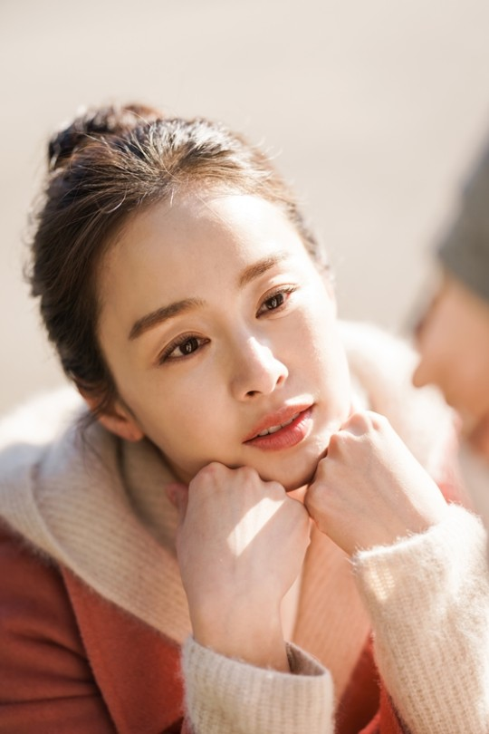 Kim Tae Hee - Jeon Ji Hyun lộ ảnh hiếm: Diện mạo thời thanh xuân làm dân mạng đứng hình - Hình 5