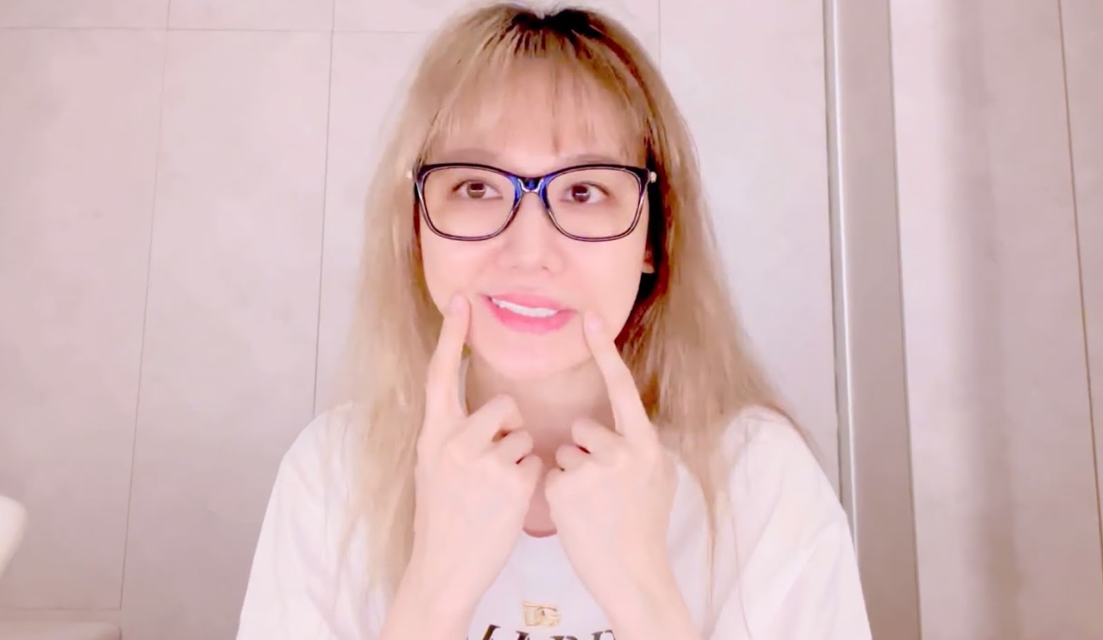 Hari Won xuất hiện rạng rỡ sau khi công khai bị liệt thần kinh nửa mặt - Hình 6