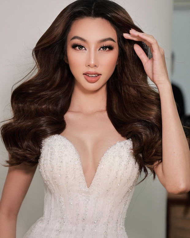 Thùy Tiên 'làm mưa làm gió' sau khi trở về Việt Nam: Khoe clip cực nóng bỏng với bộ váy rực lửa - Hình 3