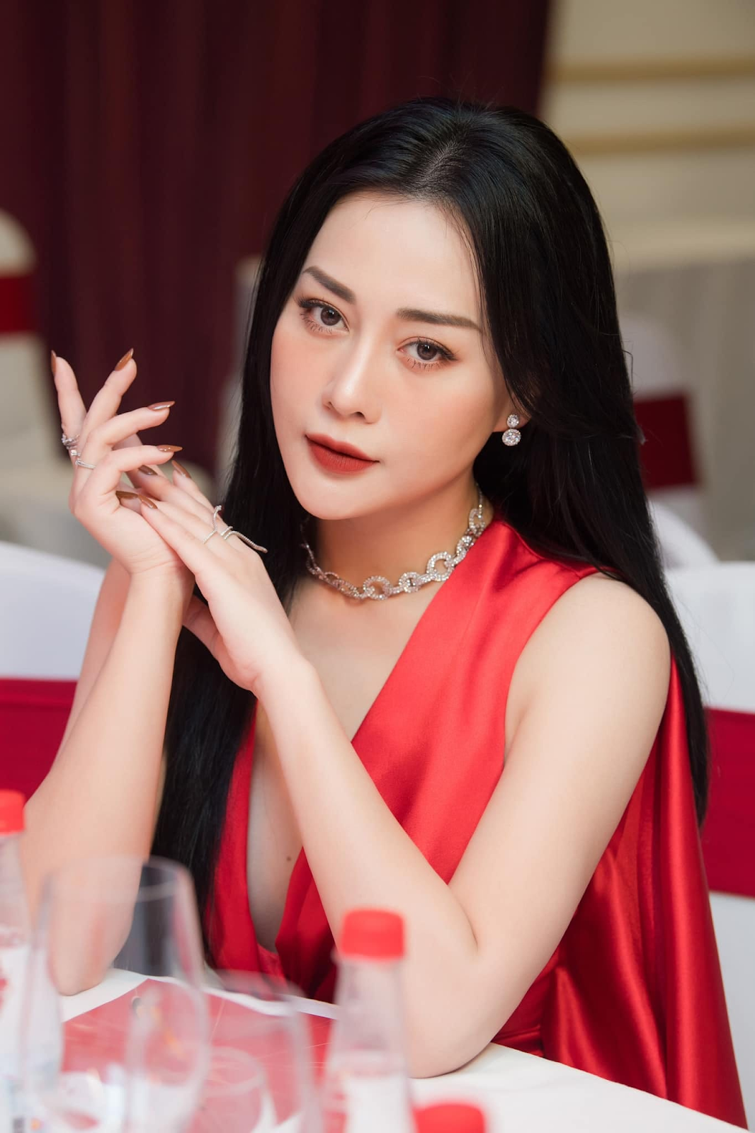 Phương Oanh lộ diện nhan sắc giữa ồn ào tiểu tam, nói 1 câu đáp trả cực mạnh - Hình 4