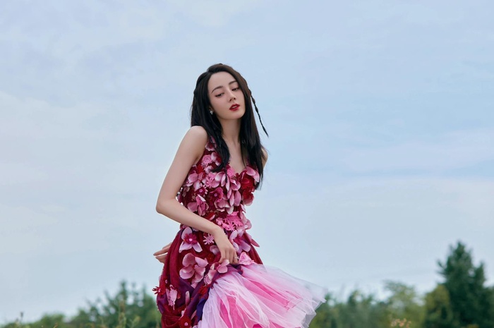 Địch Lệ Nhiệt Ba chê, không muốn hợp tác với Dương Dương hay Cung Tuấn: Không cùng đẳng cấp? - Hình 1