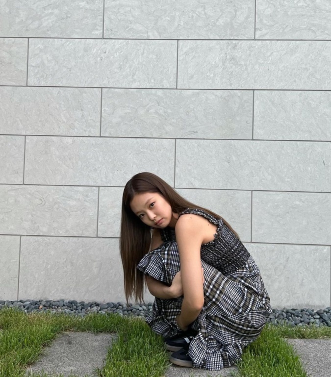 Jennie chính thức phản ứng khi bị bóc trần cùng V (BTS) đi ăn thịt nướng trước thềm comeback - Hình 4