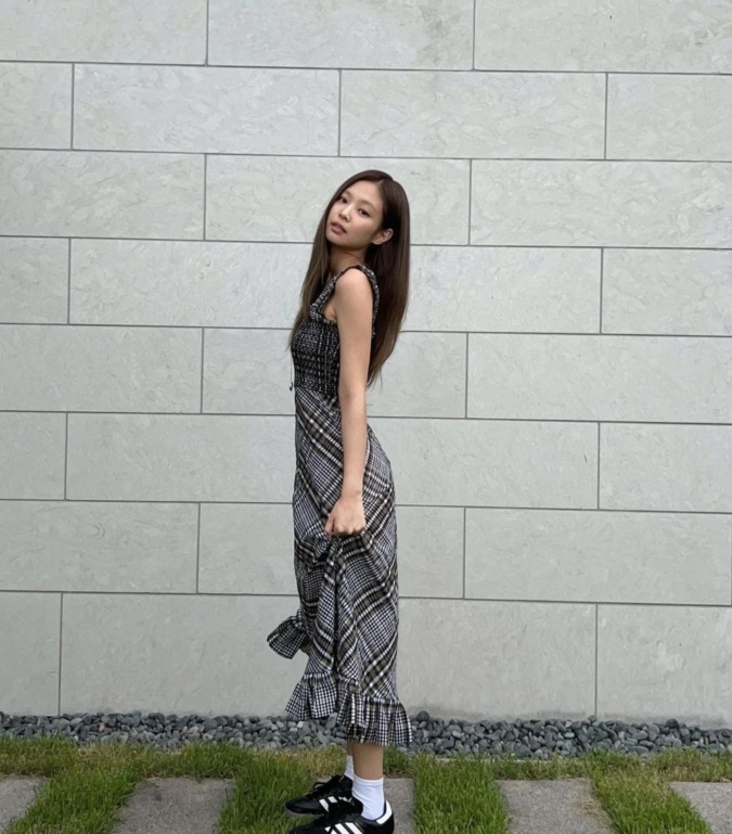 Jennie chính thức phản ứng khi bị bóc trần cùng V (BTS) đi ăn thịt nướng trước thềm comeback - Hình 5