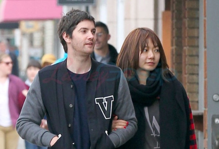 Bae Doo Na: Tiểu thư nhà tài phiệt chuyên thầu phim Hollywood, qua mặt quản lý công khai tình yêu - Hình 8
