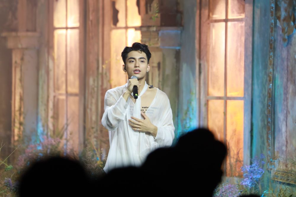 Cận cảnh visual đốn tim của em trai Sơn Tùng M-TP trong buổi debut: Ngầu hơn anh, khóc vẫn đẹp - Hình 11