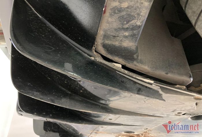 Hiện trạng hư hỏng nặng nề của siêu xe Ferrari 488 GTB bị tai nạn ở Hà Nội - Hình 13