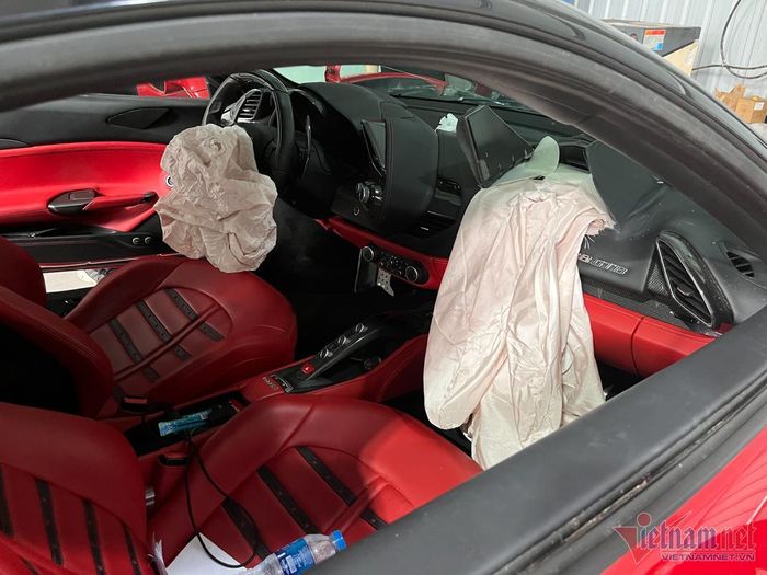 Hiện trạng hư hỏng nặng nề của siêu xe Ferrari 488 GTB bị tai nạn ở Hà Nội - Hình 5