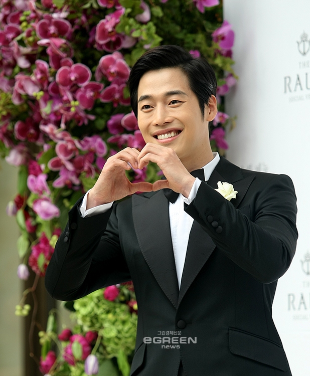Hoàng tử nụ cười Kim Jae Won: Mỹ nam sở hữu nụ cười đẹp nhất nhì xứ Hàn và cuộc hôn nhân viên mãn bên thanh mai trúc mã - Hình 3