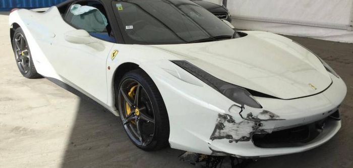 Lái thử siêu xe Ferrari gặp tai nạn, khách hàng ngậm ngùi đền tiền cho đại lý - Hình 3