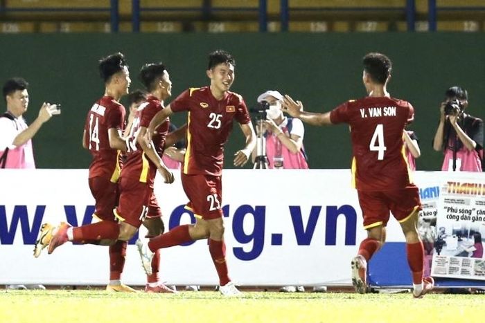 Ngược dòng hạ U19 Malaysia, U19 Việt Nam vào chung kết giải U19 Quốc tế - Hình 1