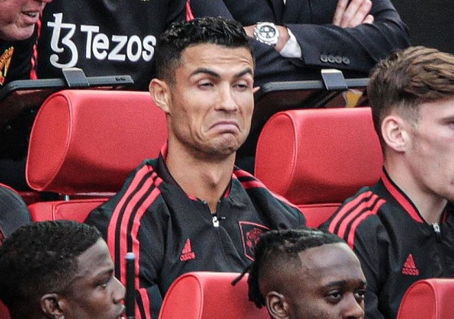 Phản ứng của Ronaldo khi MU thủng lưới - Hình 1