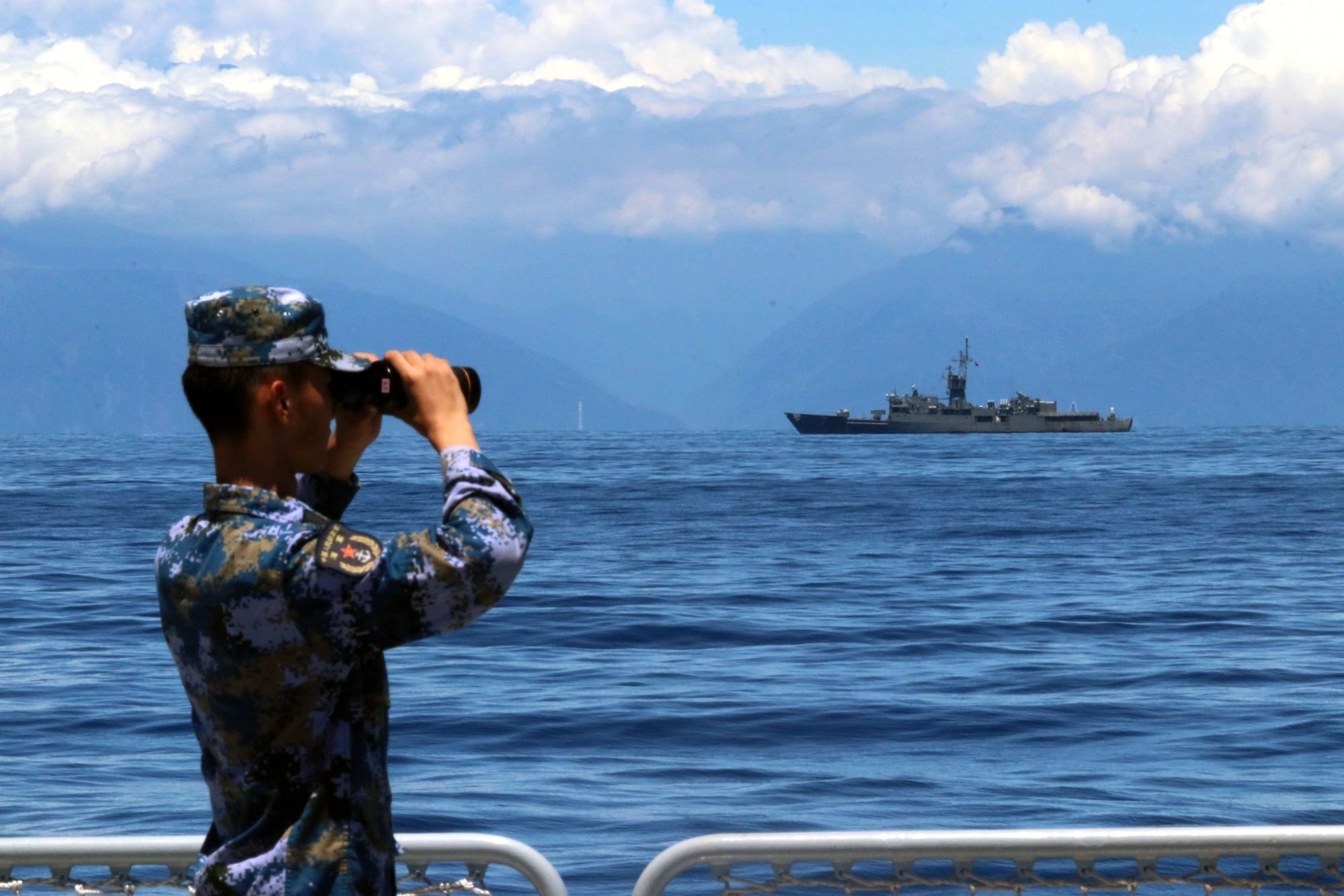 Tàu chiến Trung Quốc - Đài Loan vờn nhau trên biển, Bắc Kinh tập trận thêm 1 tháng - Hình 2