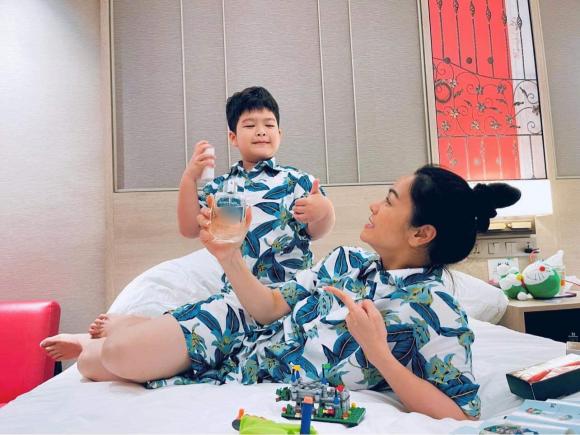 Vừa tuyên bố độc thân, Nhật Kim Anh để lộ 'dấu vết' ngủ chung với chồng cũ vì con trai gây ngỡ ngàng - Hình 3