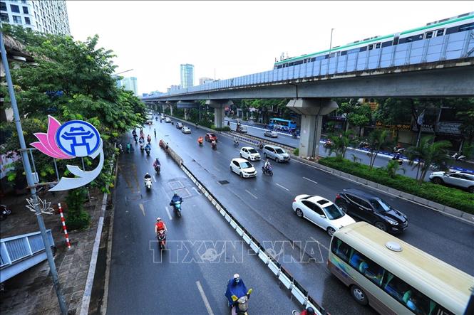 Xuyên đêm lắp dải phân cách cứng tách làn ô tô, xe máy trên đường Nguyễn Trãi, Hà Nội - Hình 10