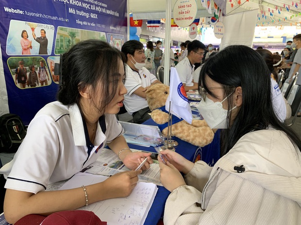 5,2 tỉ đồng hỗ trợ sinh viên 9 ngành khoa học cơ bản, ngôn ngữ - Hình 1