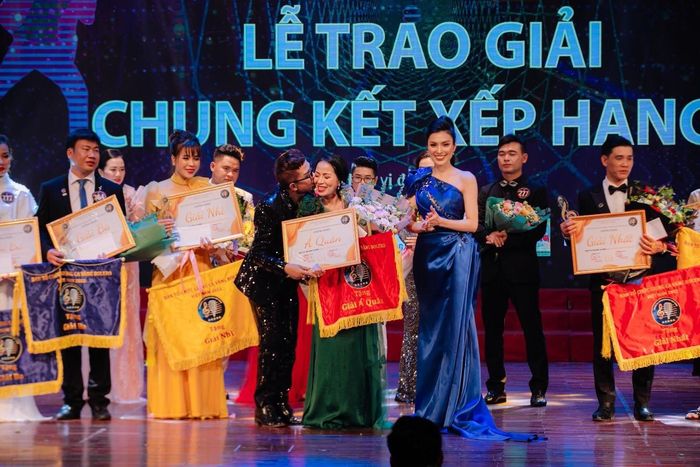Á quân giọng ca vàng bolero 2022 và Đêm nhạc Ra Đi Để Trở Về - Hình 4