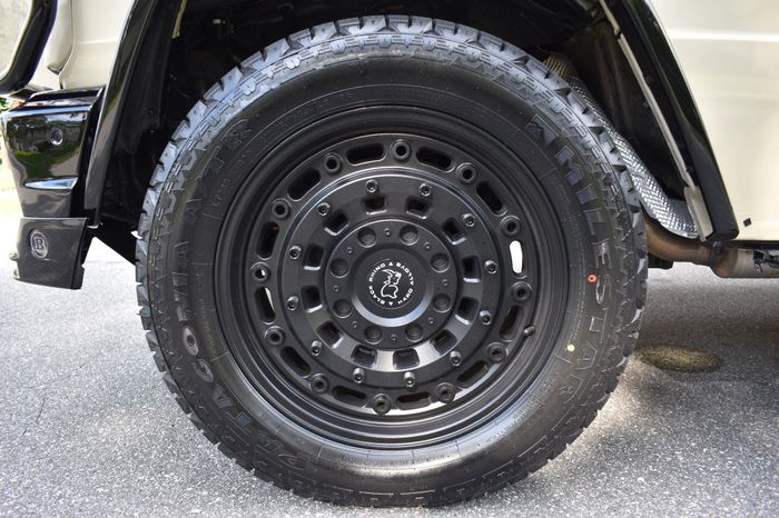 Bản độ 6 bánh của Mercedes-Benz G550 được bán đấu giá - Hình 7