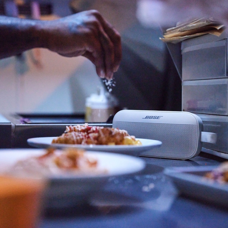 Bose ra mắt loa di động Soundlink Flex - Hình 1