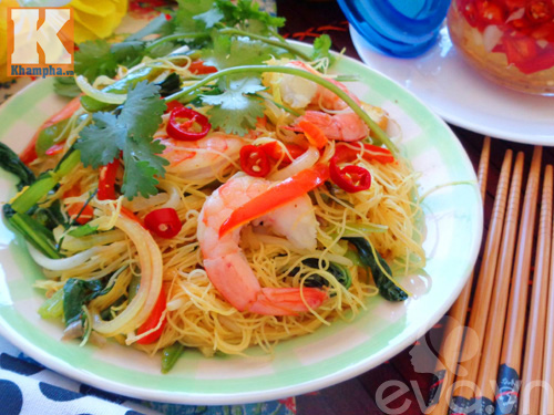 Cách làm món bún xào tôm ngon miệng cho ngày mới - Hình 1