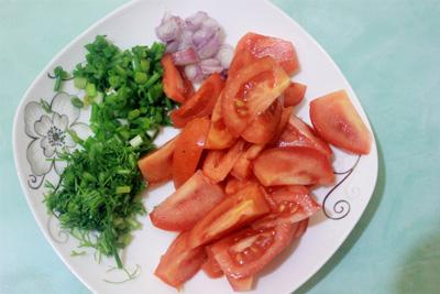Cách làm món cá cam chiên sốt cà chua ngọt thơm, đậm đà - Hình 3