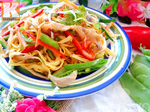 Cách làm món mì xào gà cực ngon cho bữa sáng - Hình 1