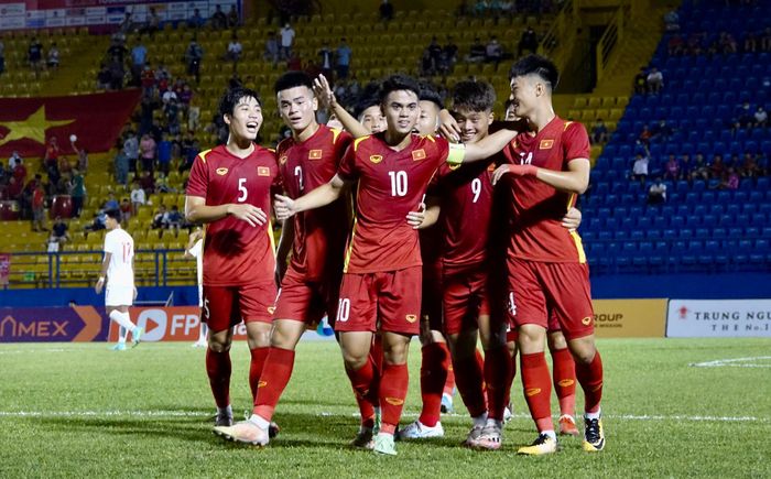 Đoạt vé chung kết nhờ chiến thắng nghẹt thở, U19 Việt Nam vẫn gặp mối lo trước giải châu Á - Hình 1