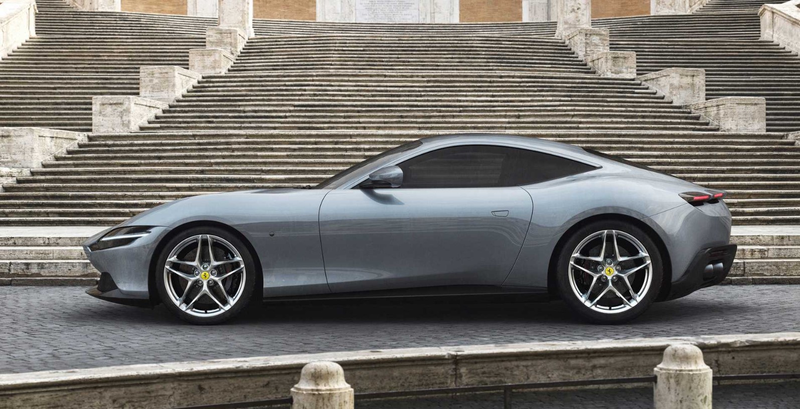 Ferrari thu hồi hơn 23.000 ô tô vì nguy cơ hỏng phanh - Hình 1