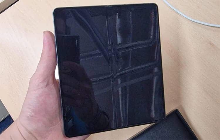 Hình ảnh thực tế của Galaxy Z Fold 4 và Galaxy Z Flip 4 lộ diện trước ngày ra mắt - Hình 1