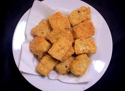 Hướng dẫn làm món đậu phụ tẩm vừng chiên giòn ngậy - Hình 6