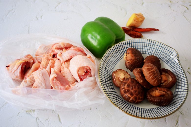Kho thịt gà cho thêm vài nguyên liệu này món ăn ngon hơn hẳn - Hình 2