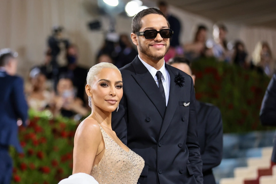 Kim Kardashian chia tay tình trẻ kém 13 tuổi sau 9 tháng hẹn hò vì 1 lý do - Hình 2