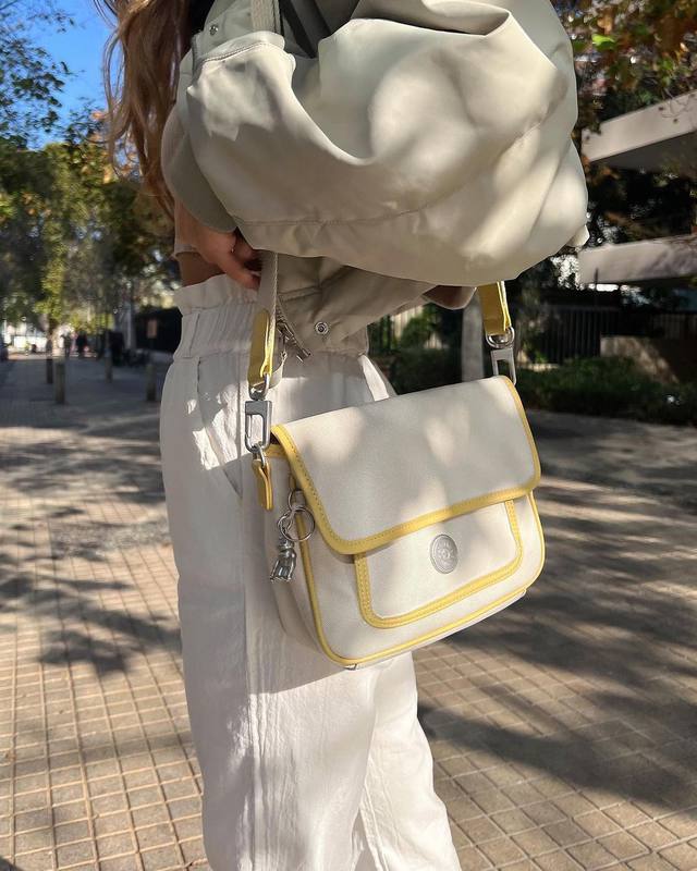 Làm mới phong cách Athleisure cùng thương hiệu Kipling - Hình 1
