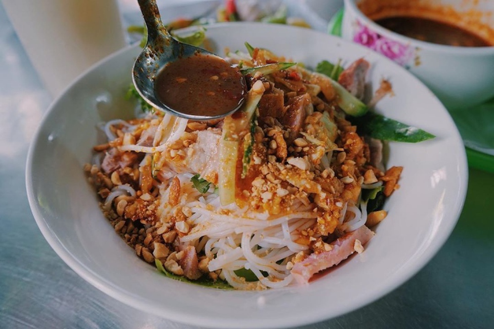 Món bún dân dã ở Đà thành tuy đậm mùi nhưng một khi đã ăn là 'ghiền' - Hình 3