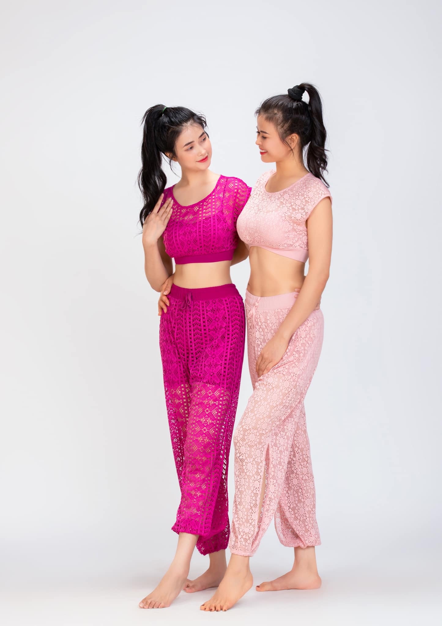 Nhan sắc, vóc dáng như thanh nữ 20 nhờ bí quyết rèn luyện thể thao, tập Yoga - Hình 13