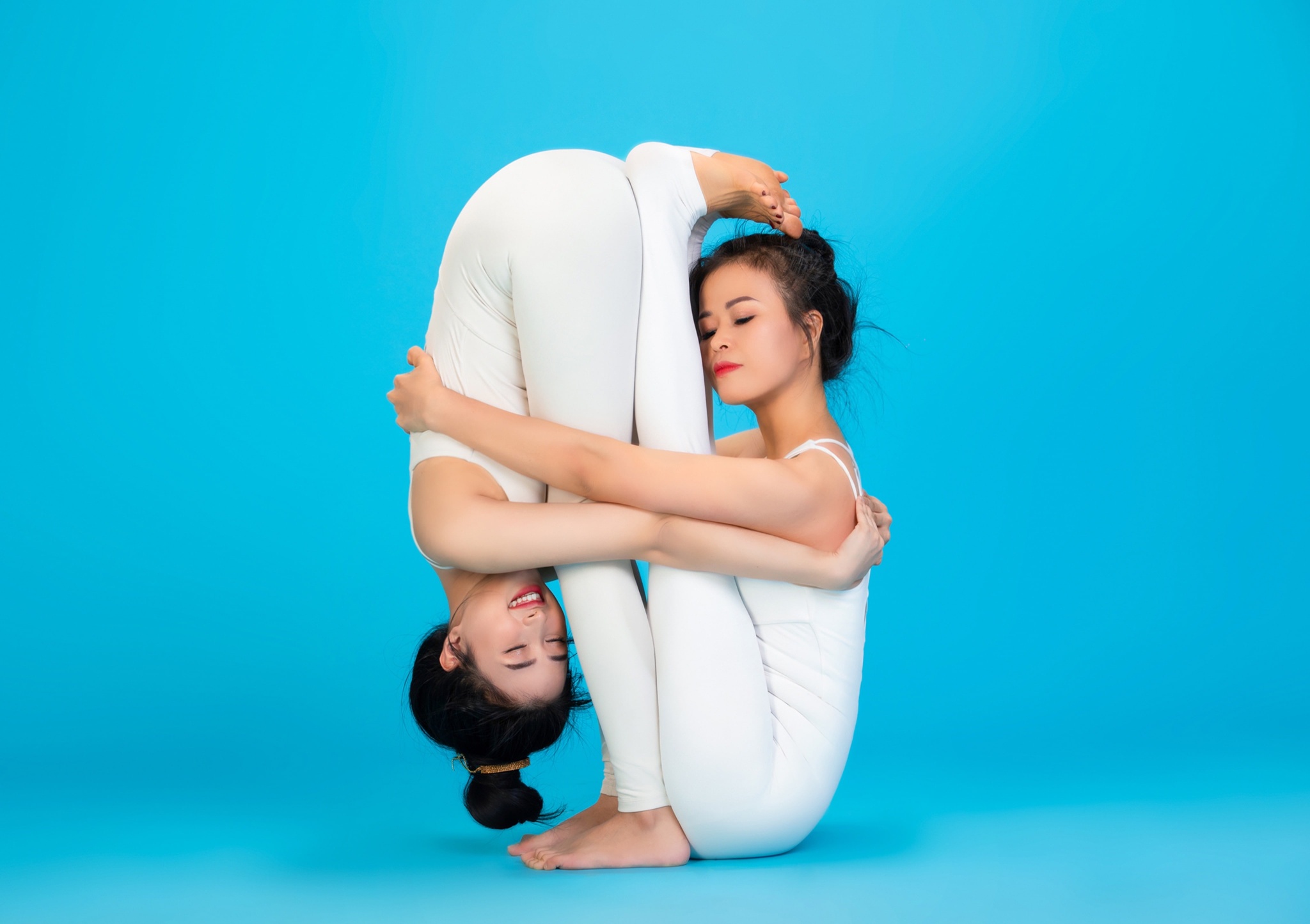 Nhan sắc, vóc dáng như thanh nữ 20 nhờ bí quyết rèn luyện thể thao, tập Yoga - Hình 1